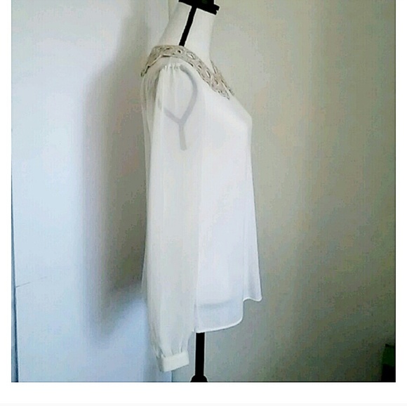 🌹 KIMCHI BLUE | Cream and Gold Blouse - Picture 3 of 8